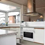 Сasa de vacaciones Four-bedroom In Hvide Sande Bjerregård