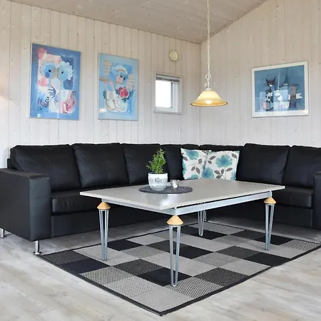 Four-bedroom In Hvide Sande Bjerregård