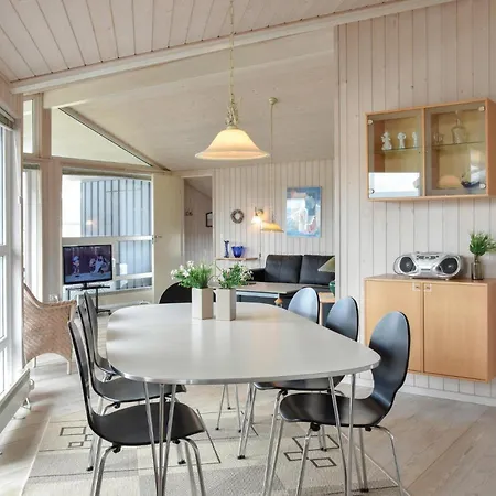 Cozy Home In Hvide Sande With Sauna Semesterbostad *