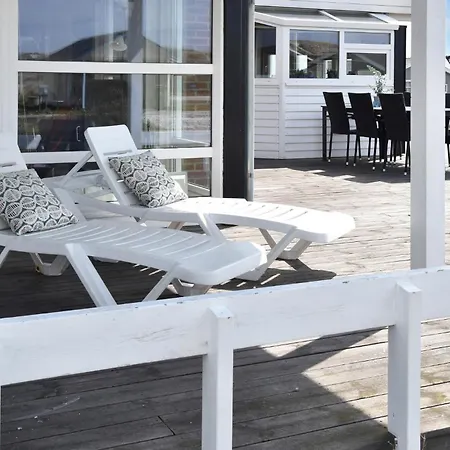 Four-bedroom In Hvide Sande * Bjerregård