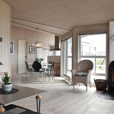 Cozy Home In Hvide Sande With Sauna Semesterbostad