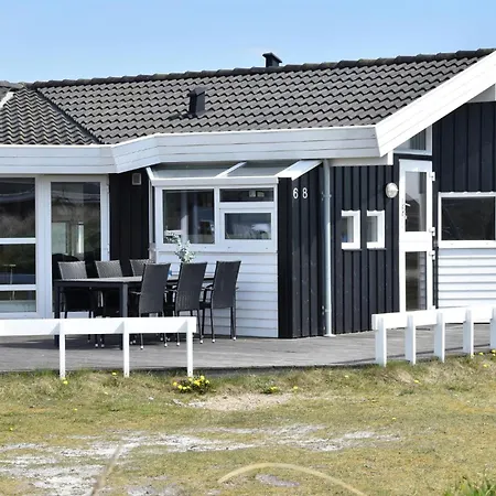 Four-bedroom In Hvide Sande