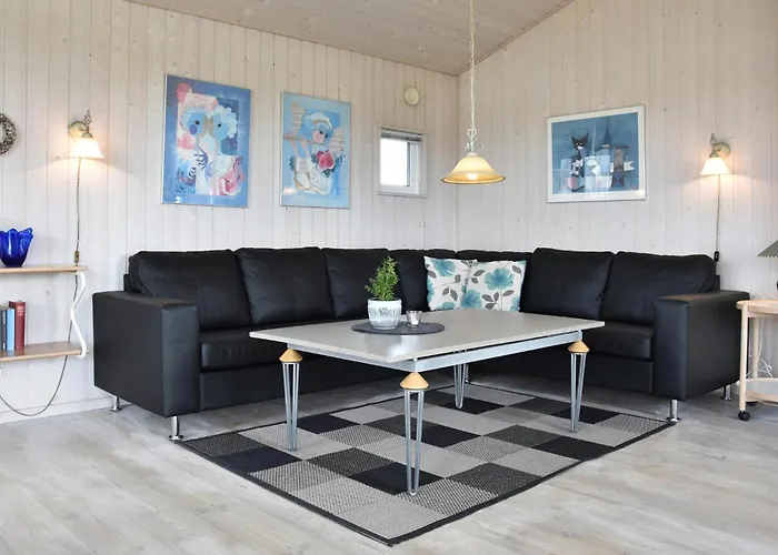 Four-bedroom In Hvide Sande Bjerregård