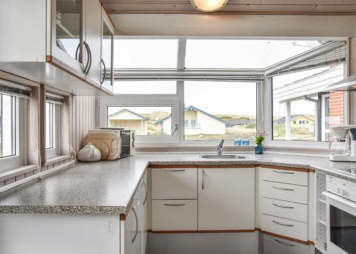 Four-bedroom In Hvide Sande * Bjerregård