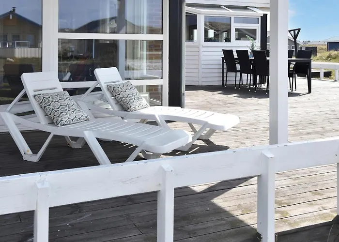 Four-bedroom In Hvide Sande * Bjerregård